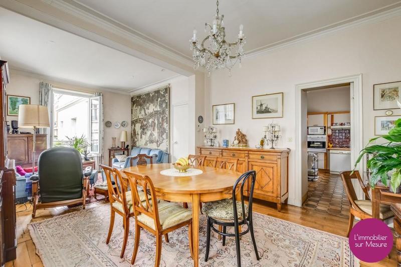 Villa - 260 m² - 9 pièces