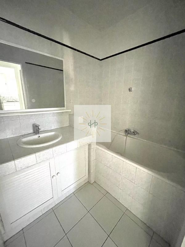 Appartement - 85 m² - 6 pièces