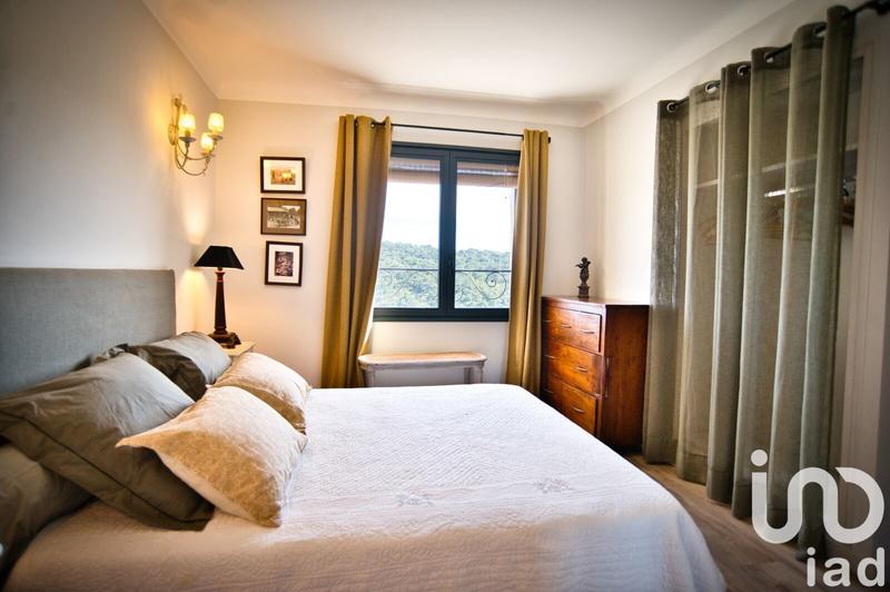 Maison - 184 m² - 7 pièces