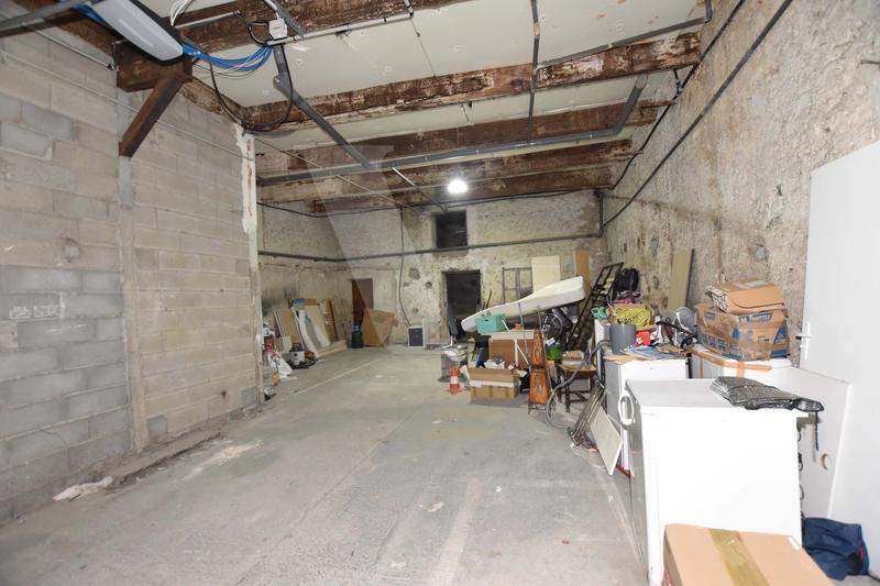 Immeuble - 152 m² - 7 pièces