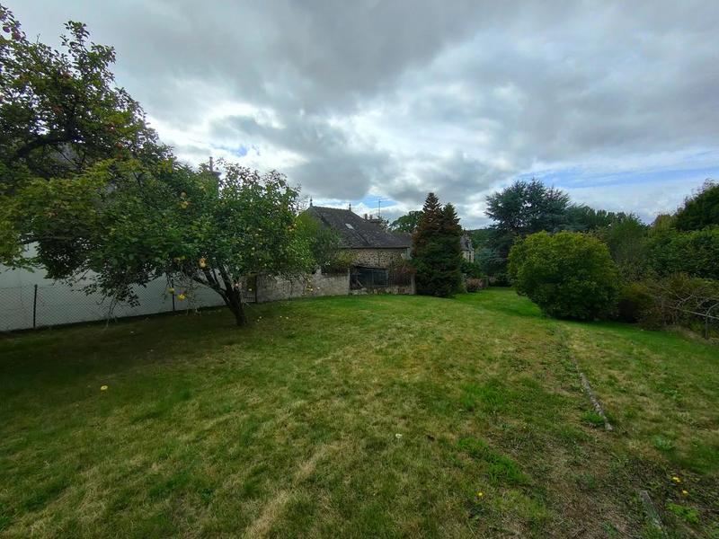 Terrain constructible - 1 695 m²