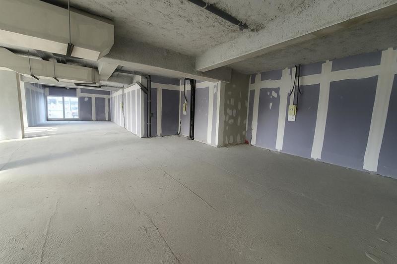 Local commercial - 294 m²