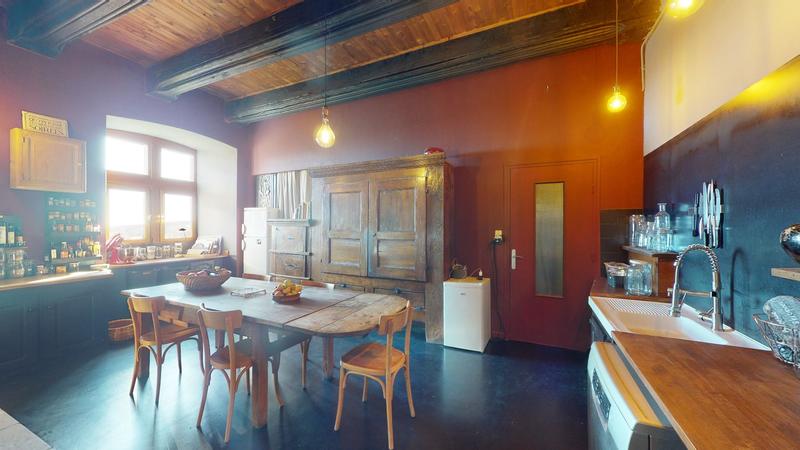 Maison - 280 m² - 7 pièces