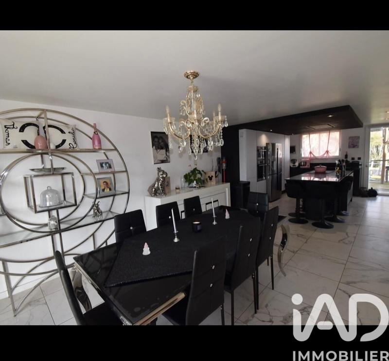 Maison - 165 m² - 5 pièces