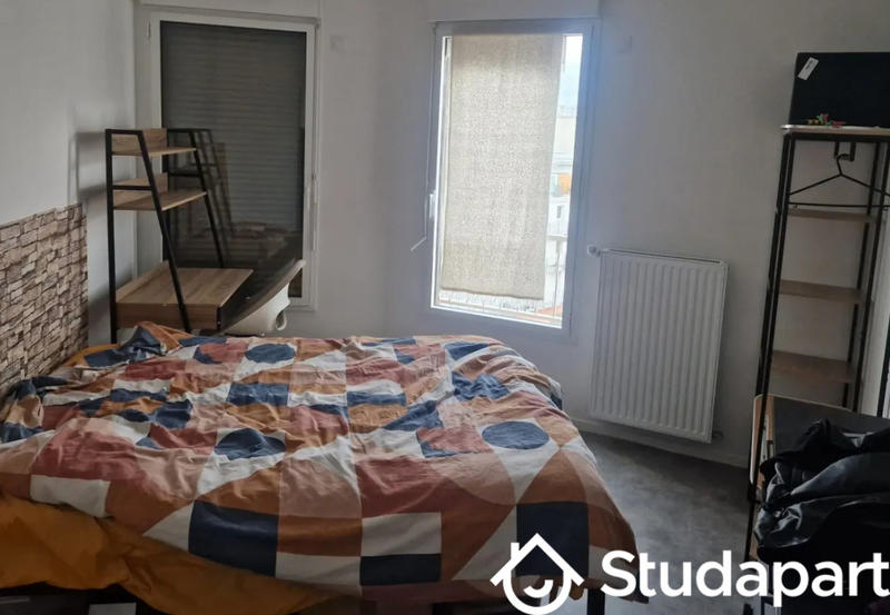 Chambre - 11 m² - 1 pièce