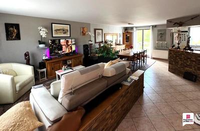 Maison - 96 m² - 5 pièces