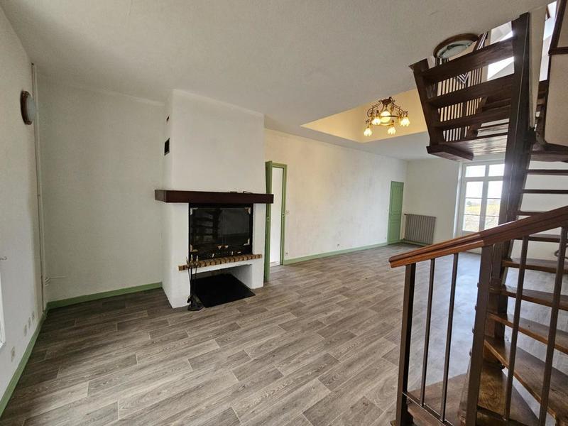 Maison - 158 m² - 8 pièces