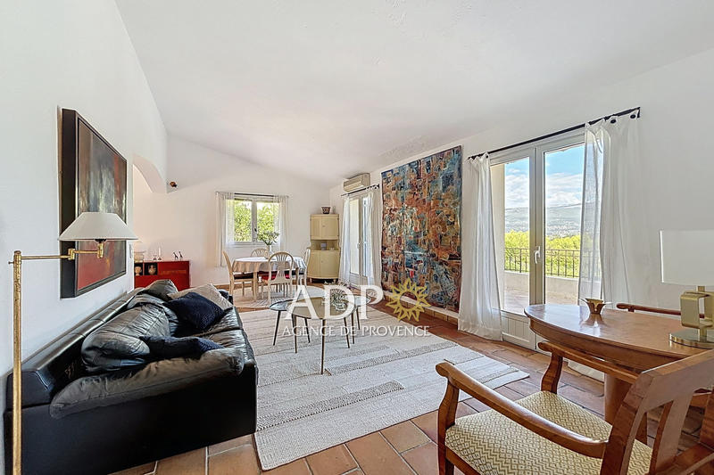 Maison - 218 m² - 8 pièces