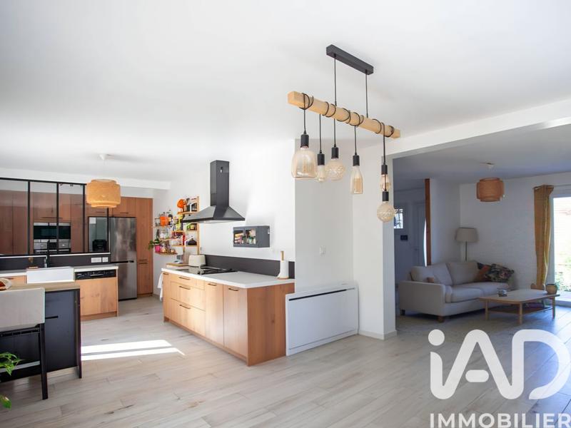 Maison - 157 m² - 9 pièces