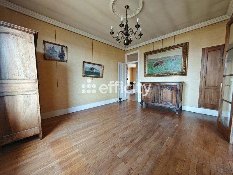 Appartement - 181 m² - 5 pièces