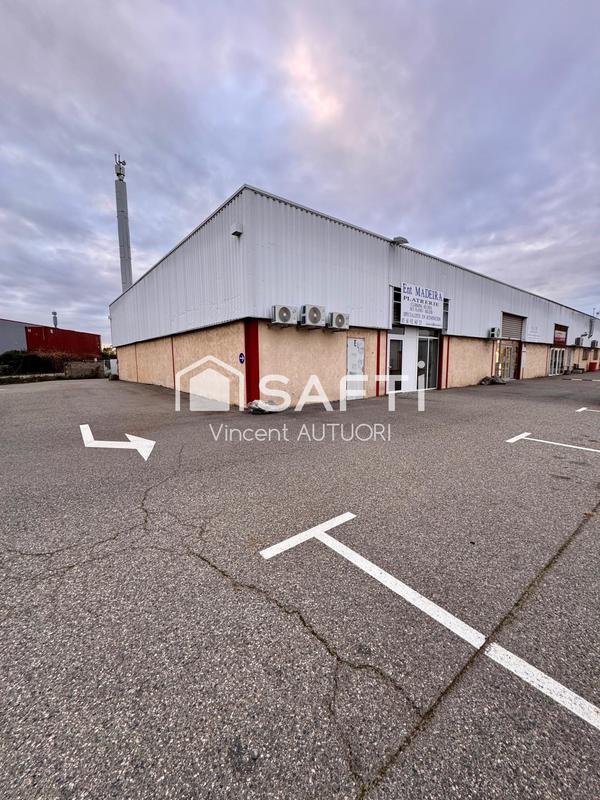 Local commercial - 908 m² - 5 pièces