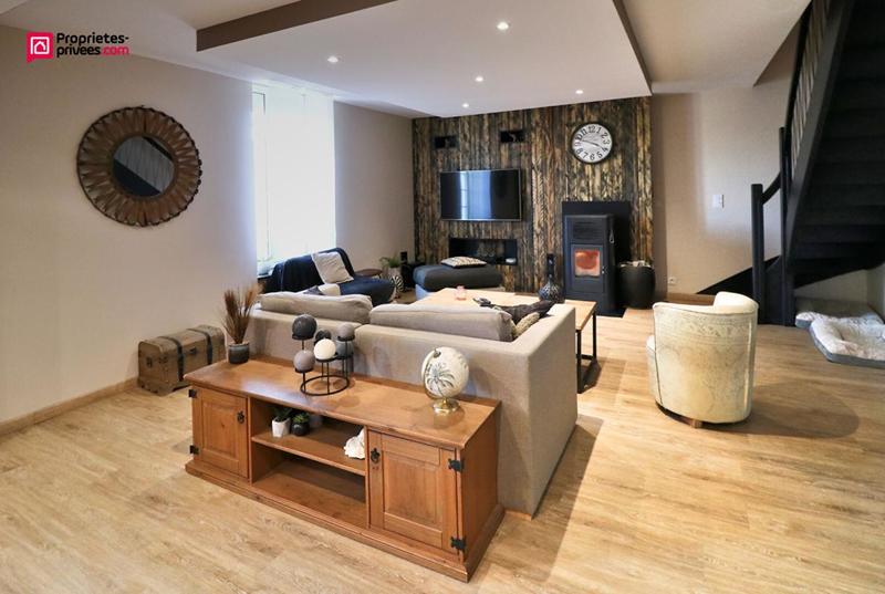 Maison - 232 m² - 7 pièces