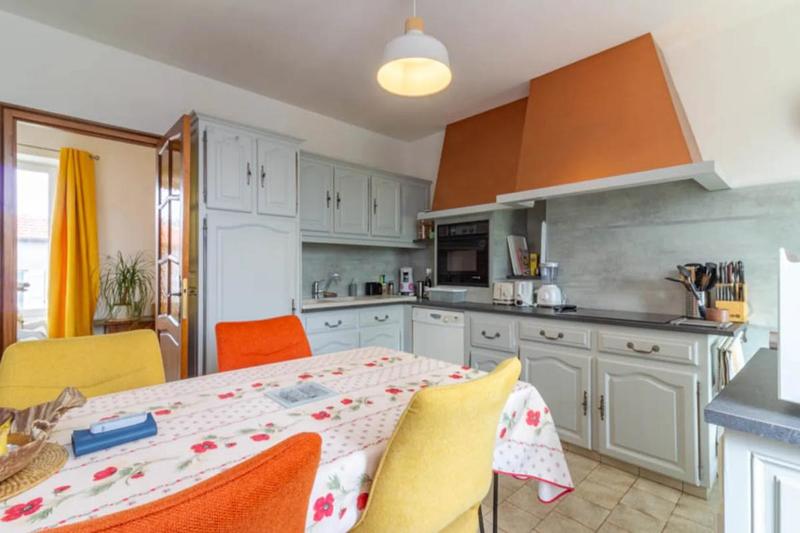 Propriété - 212 m² - 7 pièces