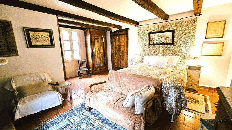 Maison - 580 m² - 16 pièces