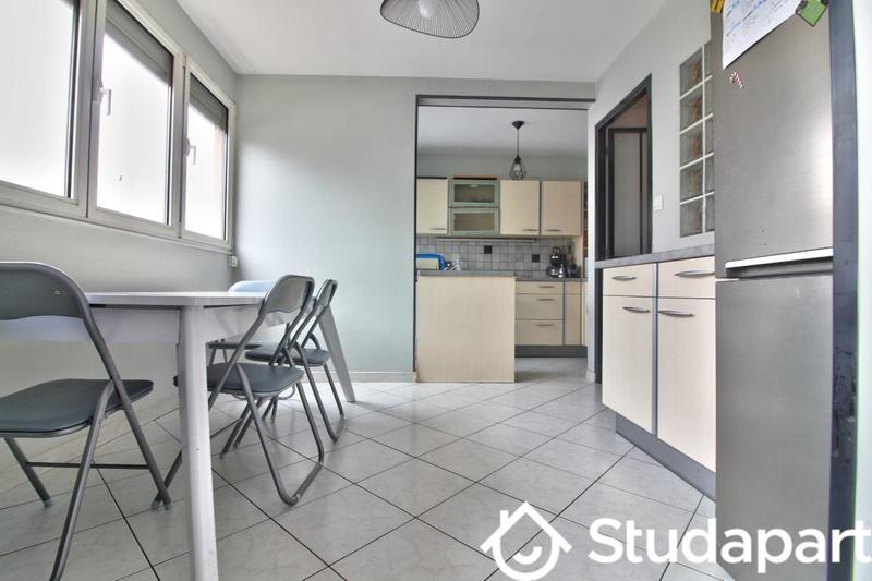 Chambre - 11 m² - 1 pièce