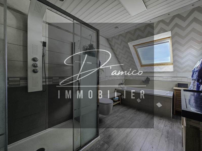 Maison - 104 m² - 7 pièces