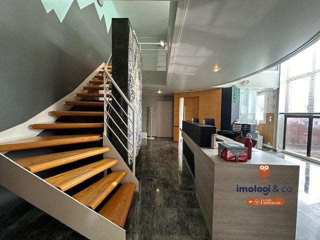 Duplex - 164 m² - 10 pièces