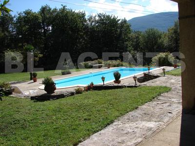 Propriété - 340 m² - 11 pièces