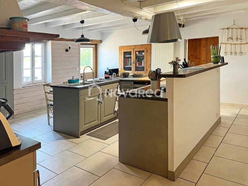 Maison - 350 m² - 8 pièces