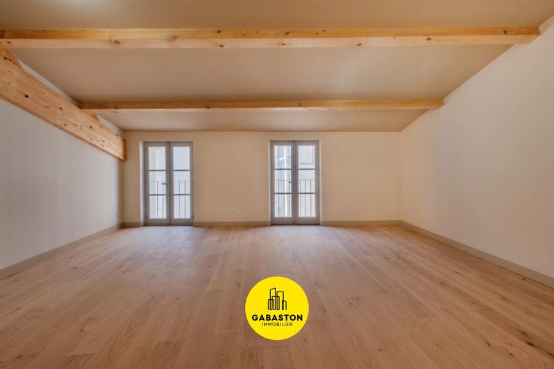 Immeuble - 271 m² - 9 pièces