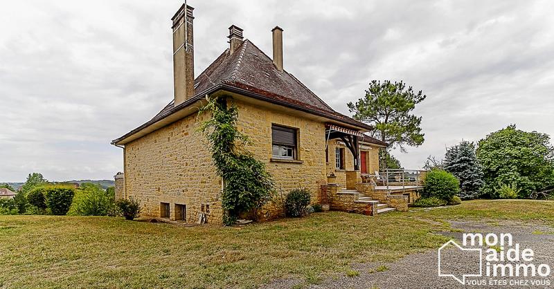 Maison - 244 m² - 8 pièces