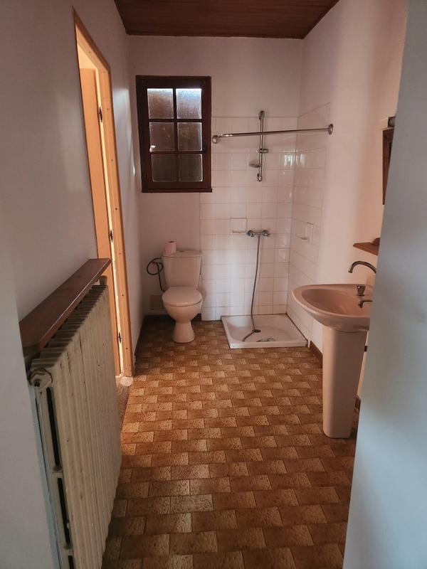 Maison - 230 m² - 8 pièces