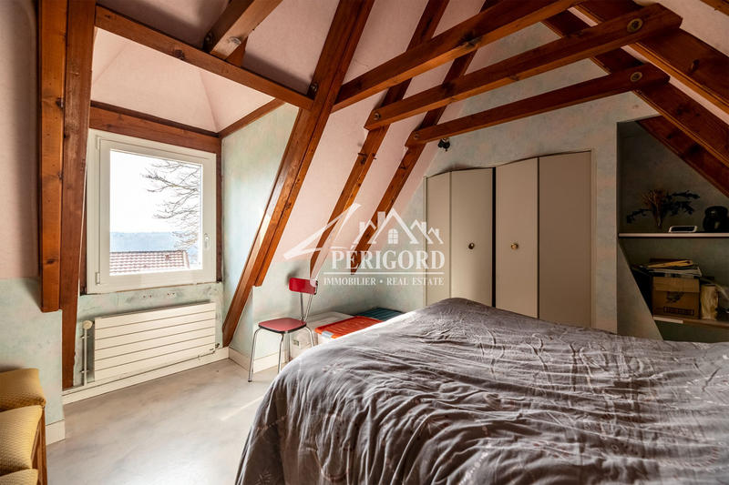 Maison - 210 m² - 10 pièces