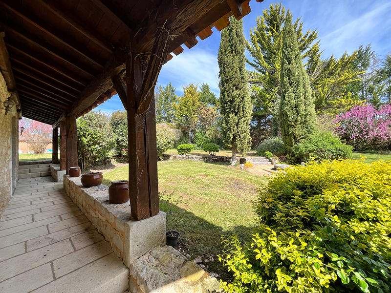 Maison - 430 m² - 18 pièces