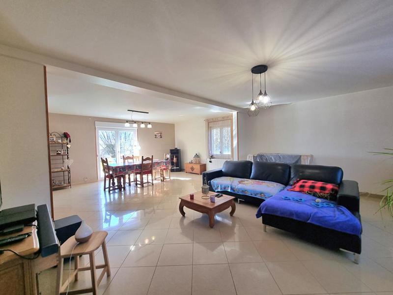 Maison - 202 m² - 8 pièces