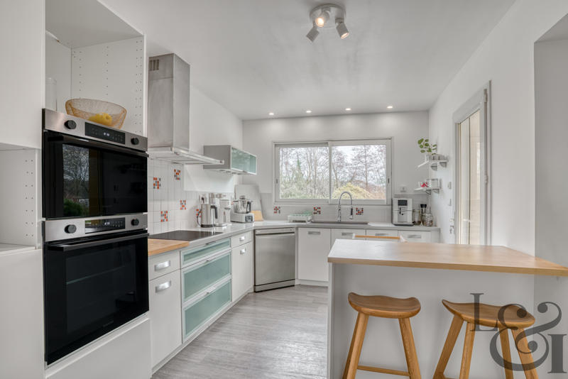 Maison - 180 m² - 6 pièces