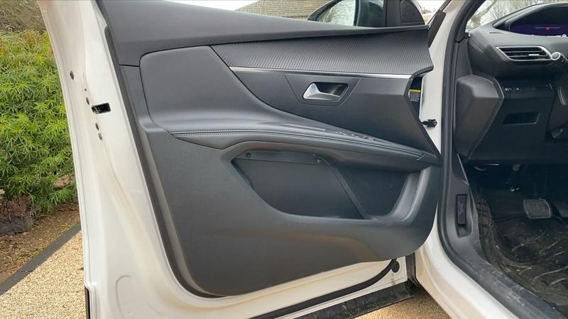 Peugeot 3008 II 1.5 BlueHDi 130 Eat8 Allure Pack