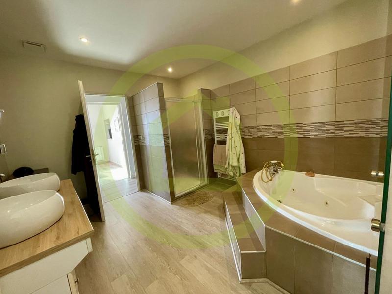 Maison - 173 m² - 8 pièces