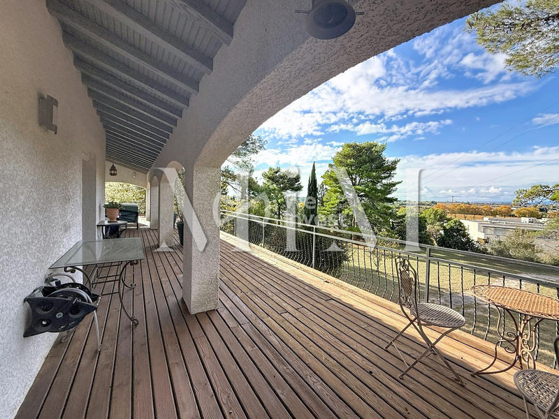 Maison - 191 m² - 5 pièces