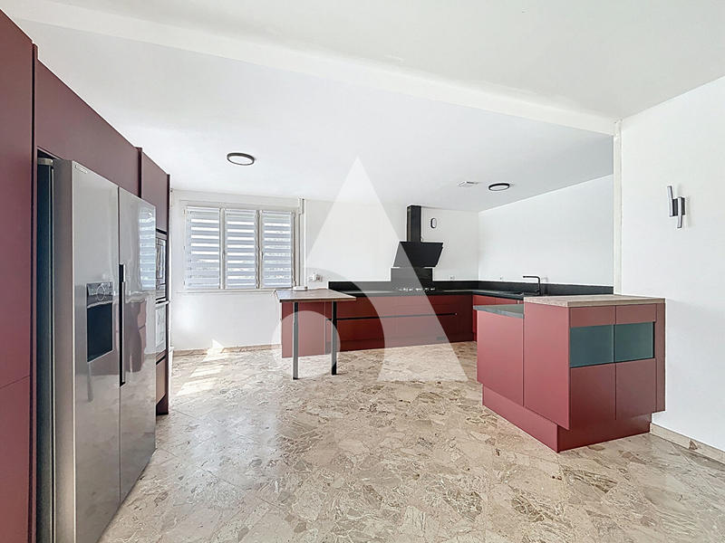 Maison - 150 m² - 7 pièces