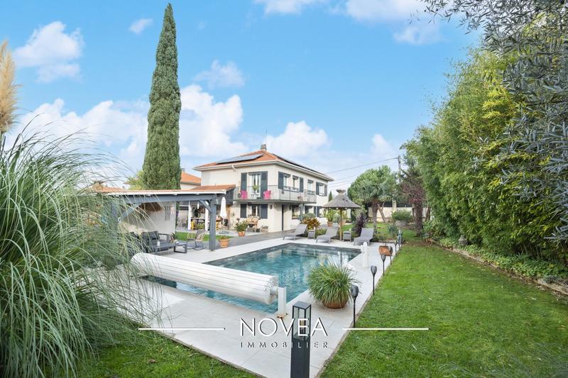 Maison - 185 m² - 5 pièces