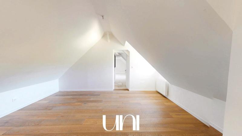 Maison - 205 m² - 7 pièces