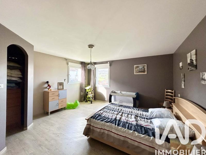 Maison - 331 m² - 6 pièces