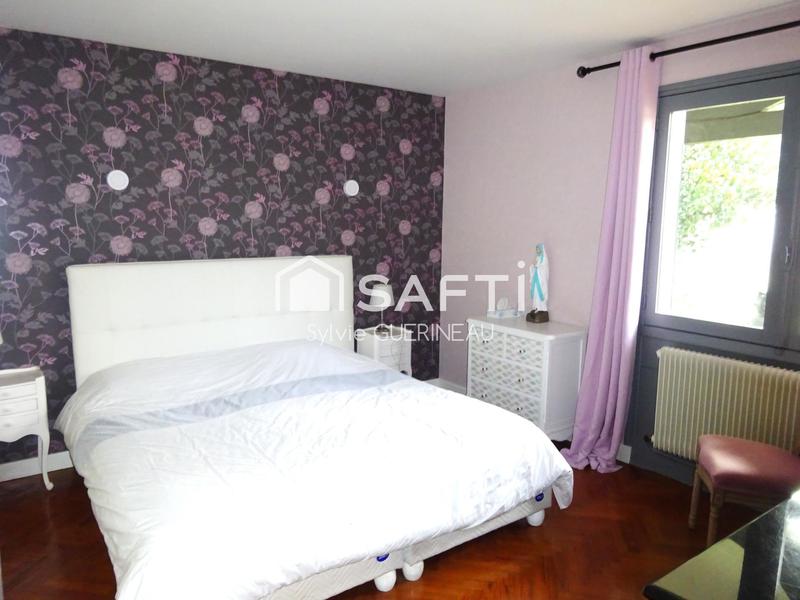 Maison - 263 m² - 10 pièces