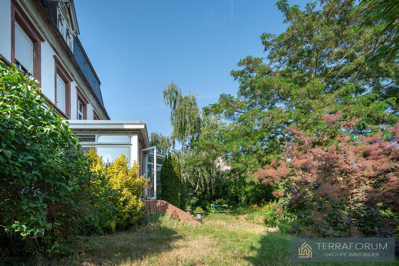 Maison - 280 m² - 10 pièces