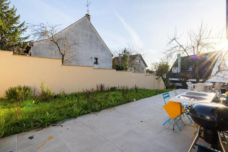 Maison - 200 m² - 6 pièces