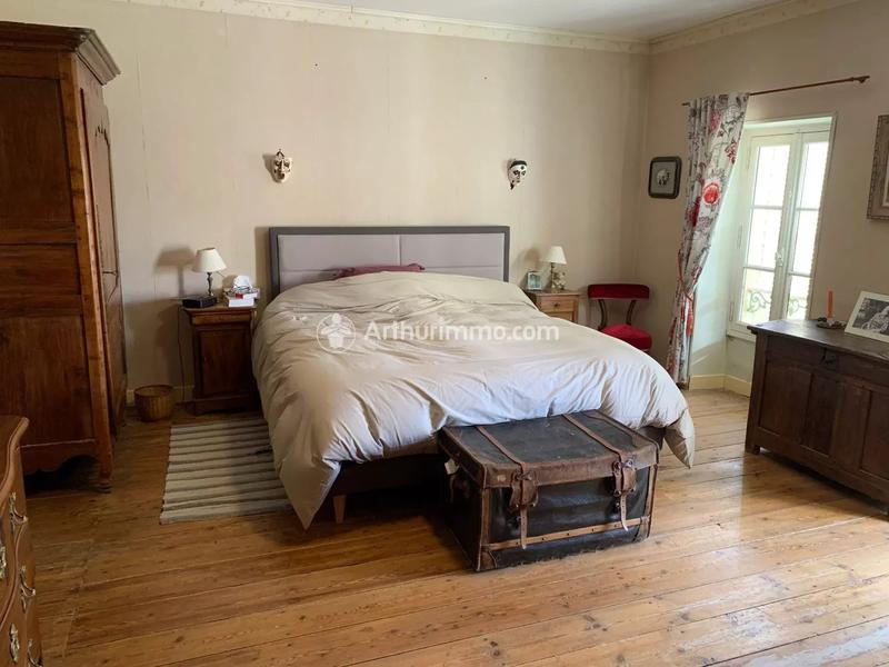 Maison - 300 m² - 8 pièces