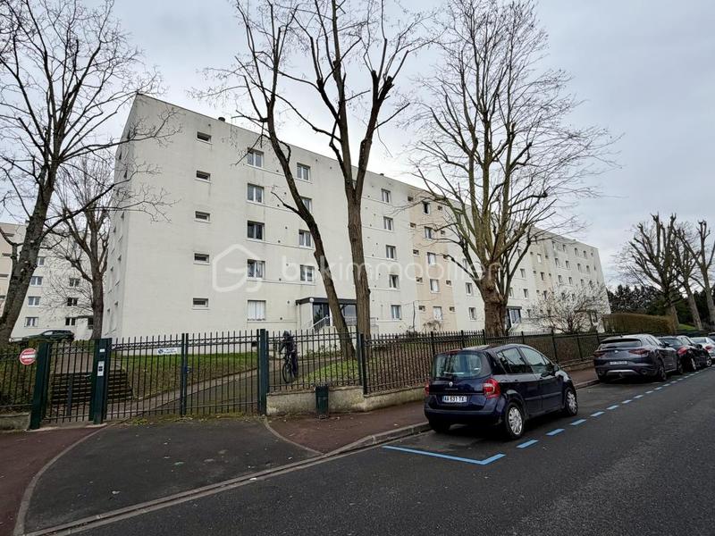 Appartement - 64 m² - 4 pièces