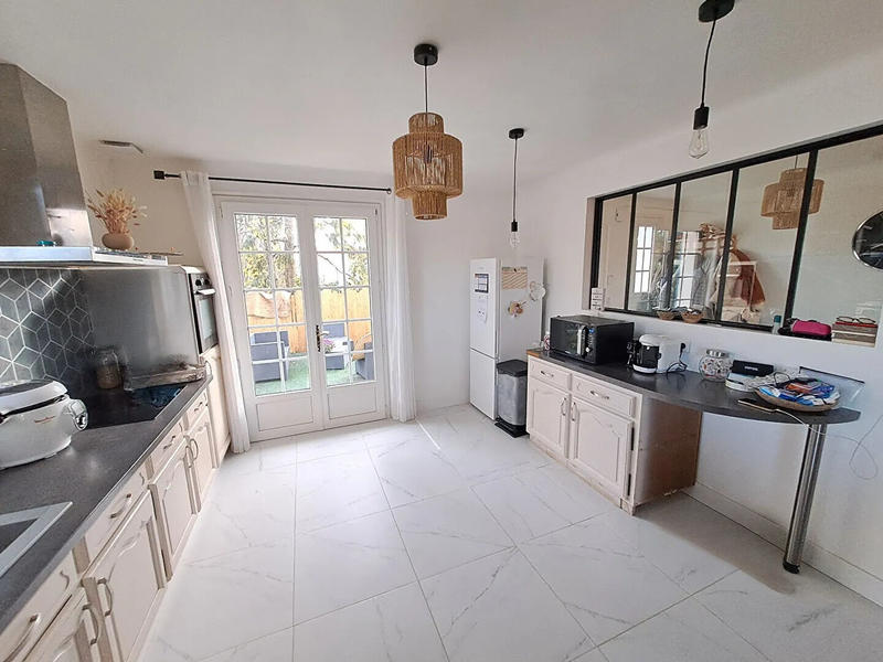 Maison - 200 m² - 7 pièces