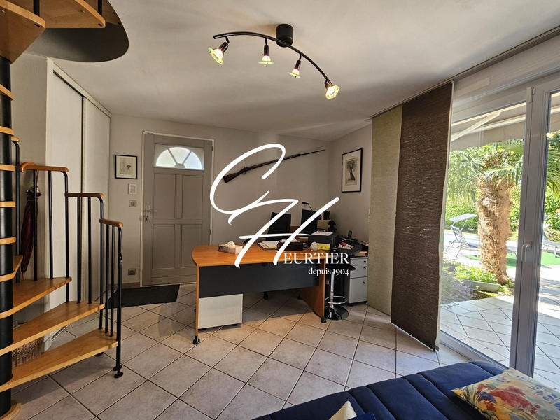 Maison - 141 m² - 7 pièces