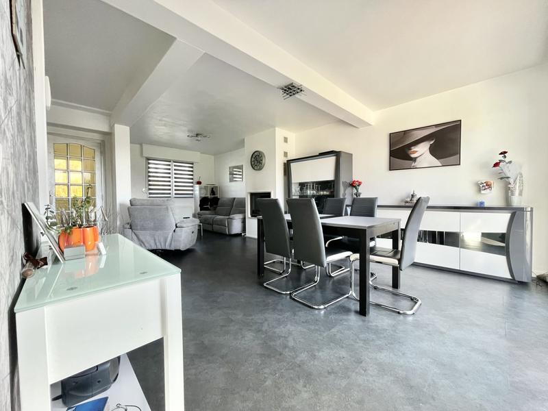 Maison - 123 m² - 5 pièces