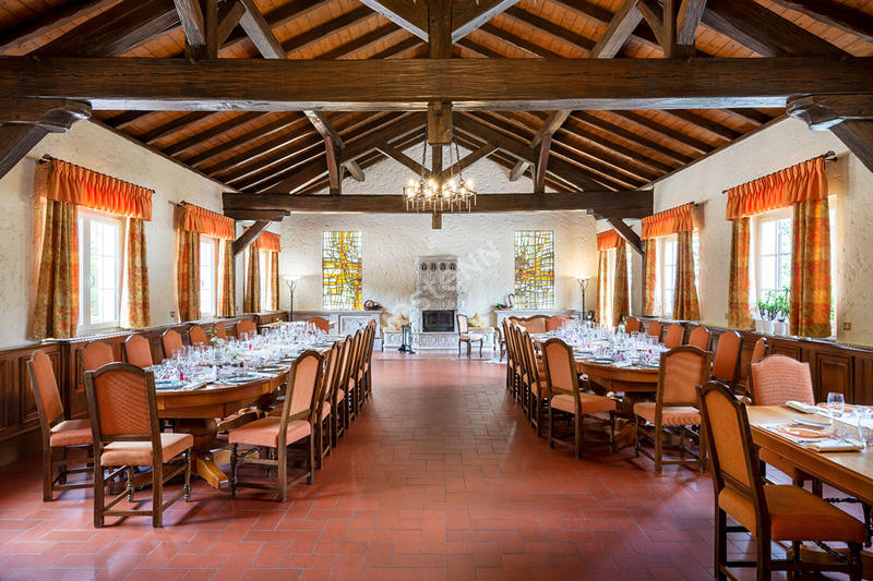 Maison - 720 m² - 12 pièces