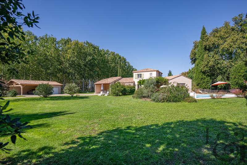 Maison - 182 m² - 7 pièces