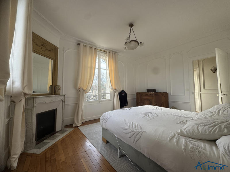 Maison - 280 m² - 7 pièces