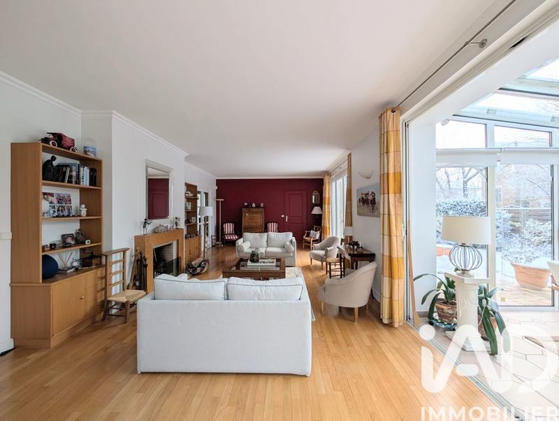 Maison - 237 m² - 8 pièces