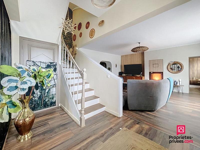 Maison - 343 m² - 11 pièces